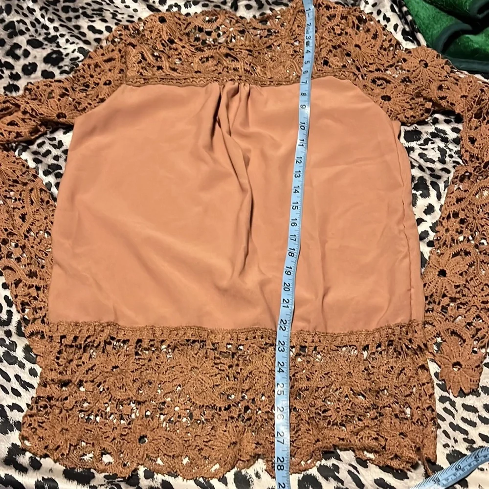 🆑FINAL PRICE‼️ Tan/brown lightweight blouse with lace sleeves and lace trim